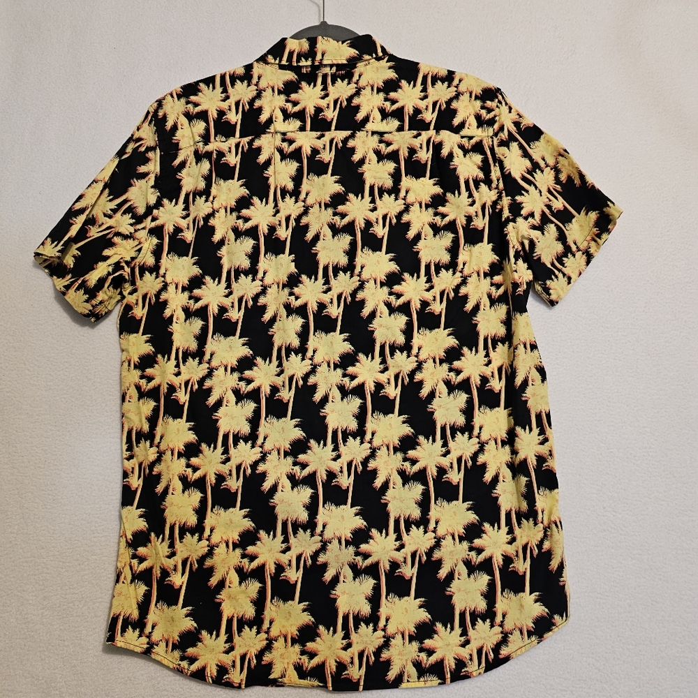 American Eagle Men's Black and Yellow Palm Tree Shirt Size M  NWOT - Picture 9 of 9